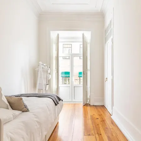 Apartment Plum Guide - Vinho & Amor *