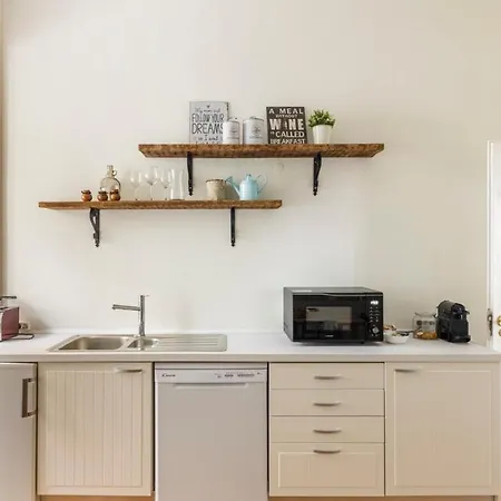 Apartment Plum Guide - Vinho & Amor *