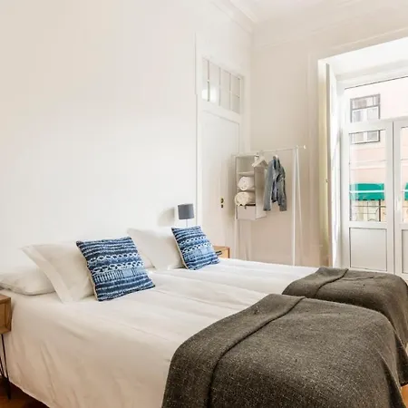 Apartment Plum Guide - Vinho & Amor